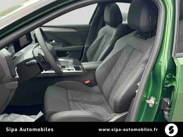 Opel Astra sports tourer 1.2 turbo hybride 145 ch automatique — photo 11
