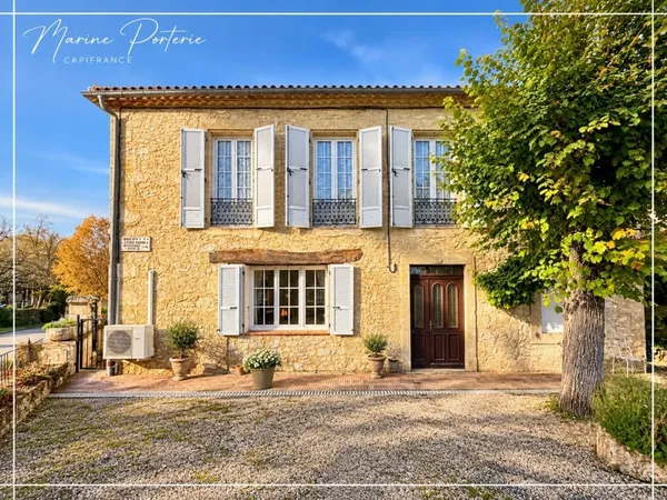 Maison en pierre de 200 m² avec 3 065 m² de terrain à Lavardens