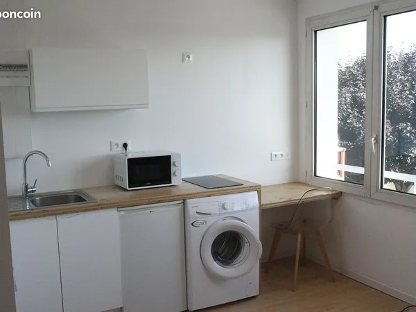 T1 32 m² refait à neuf près IUFM lycée G. Tillion