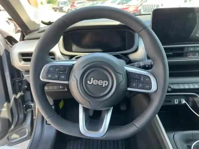 Jeep Avenger 1.2 turbo t3 100ch summit — photo 12