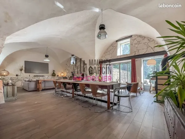 Mas 7 pièces 222 m²