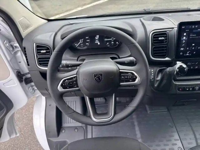 Peugeot Boxer fgn 3.5 t d l2h2 140 ch aut. — photo 9
