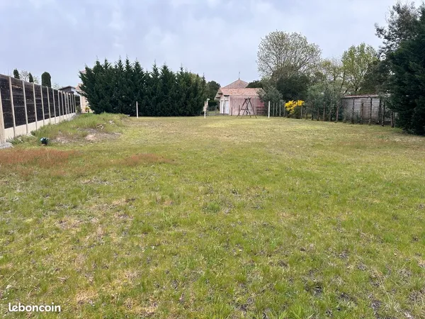 Terrain 800 m2 Viabilisé Libre Constructeur Hors Lotissement