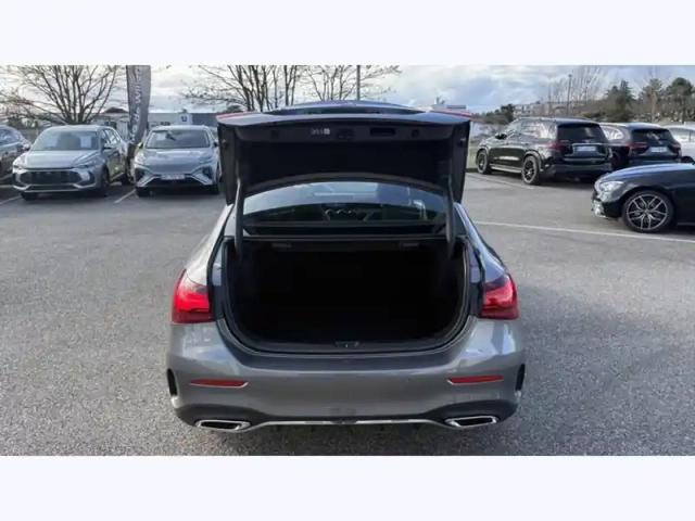 Mercedes Classe A 200 d berline amg line — photo 10