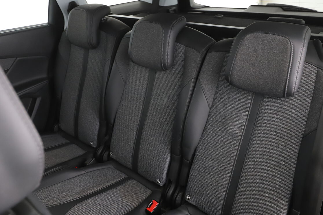 Peugeot 5008 1.5 Blue-HDi Allure — photo 13