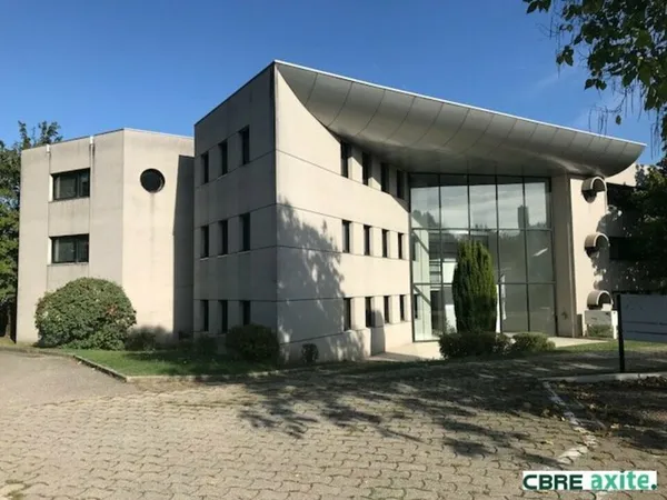 Local professionnel 313 m²