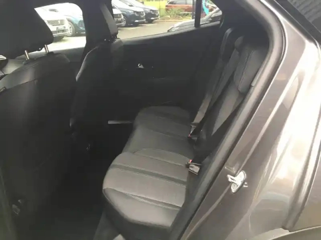 Peugeot 2008 puretech 130 s&amp;s bvm6 — photo 11