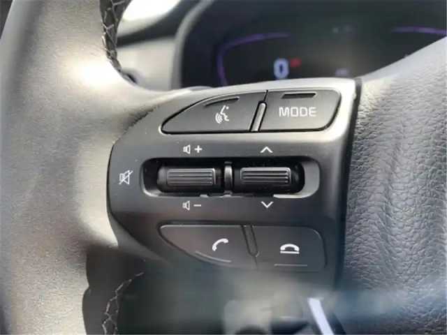 Kia Stonic 1.0 t-gdi 100 ch bvm6 — photo 40