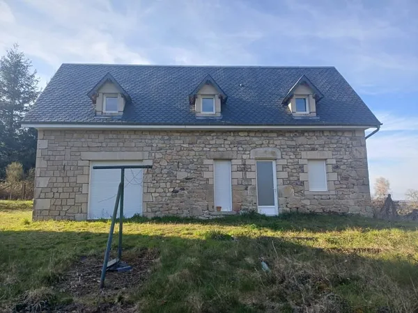 Au coeur de la Xaintrie corrézienne, découvrez cette propriét