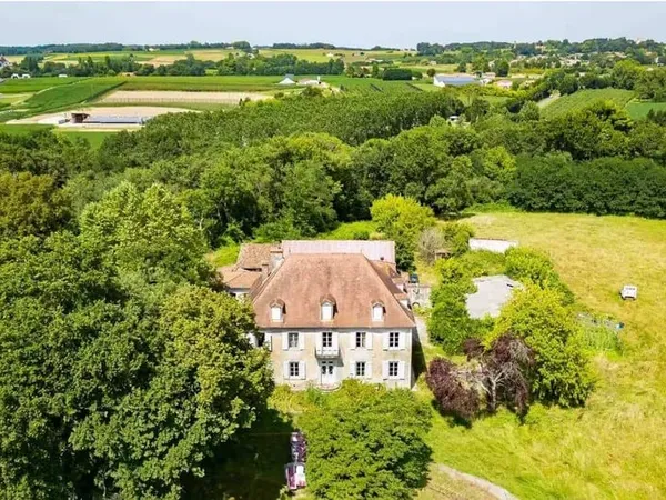 Maison 19 pièces 545 m²