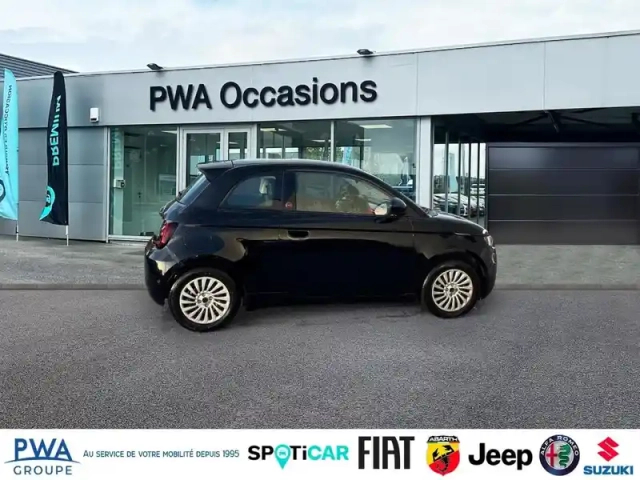 Fiat 500 e 118ch (red) my25 — photo 4