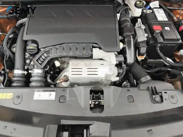 Peugeot 2008 puretech 130 s&amp;s bvm6 — photo 12