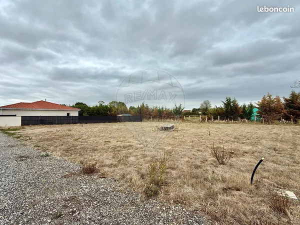 Terrain 1 000 m² Yzeure