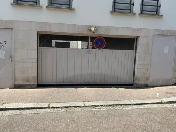 Place de parking sécurisée - Rouen rue Le Nostre - 95