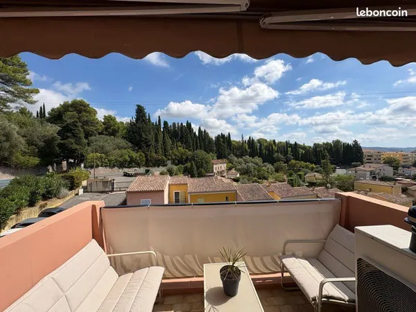 T3 64m2 dernière étage + terrasse+cave