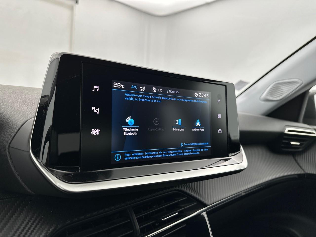 Peugeot 2008 puretech 130 s&s eat8 style — photo 23