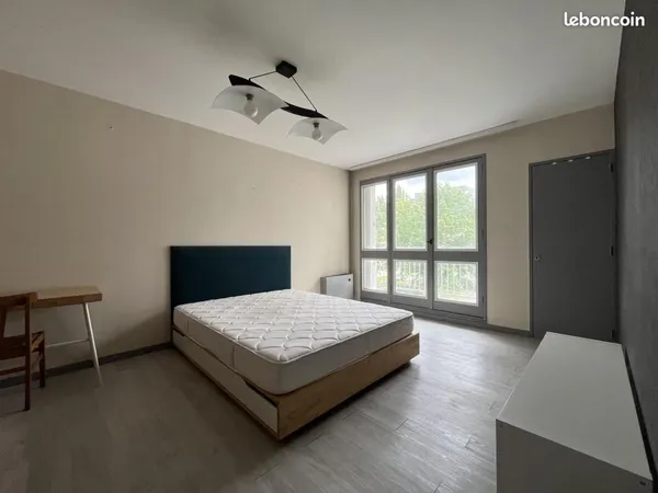 Chambre 1 pièce 27 m²