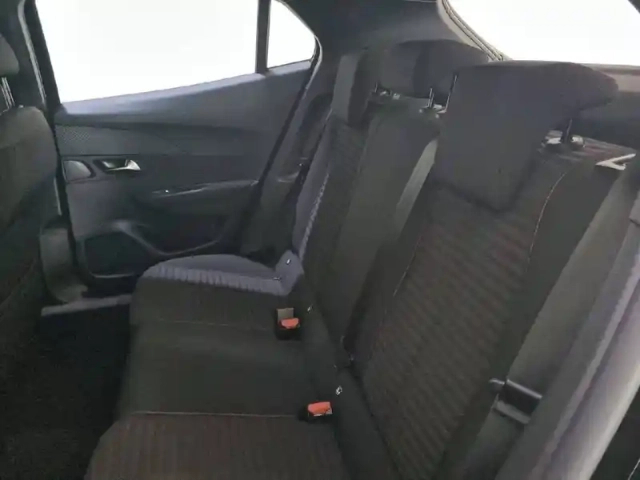 Peugeot 2008 puretech 100 s&amp;s bvm6 — photo 32