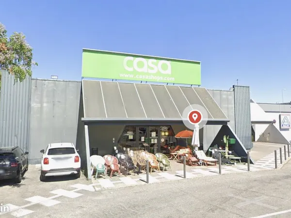 Local commercial 422 m2 à Istres
