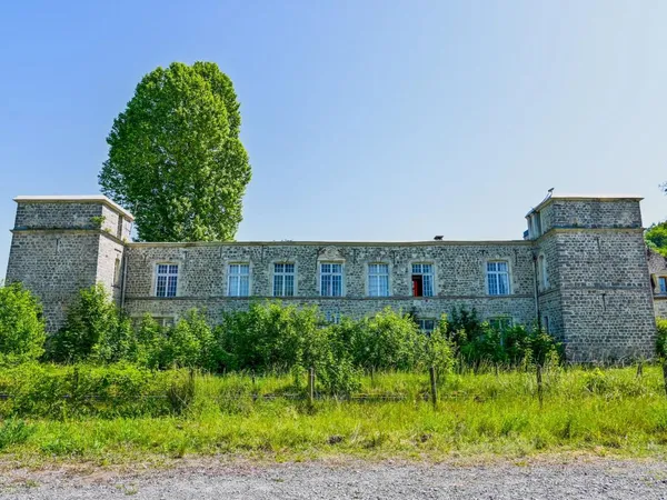 COUCY-LÈS-EPPES  CHÂTEAU ET ANCIEN COMPLEXE ÉVÉNEMENTIEL