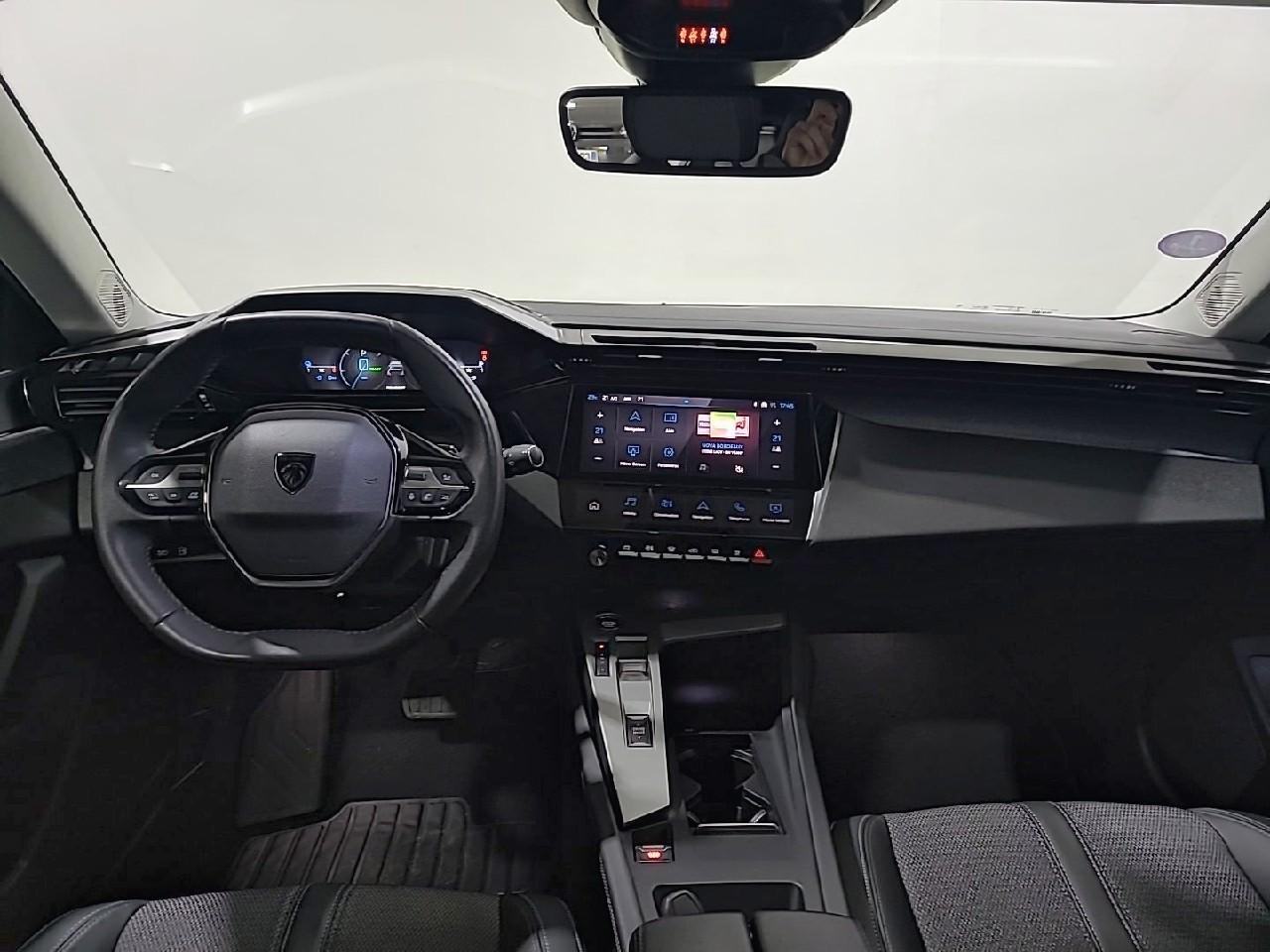 Peugeot 308 phev 180 e-eat8 allure pack — photo 12