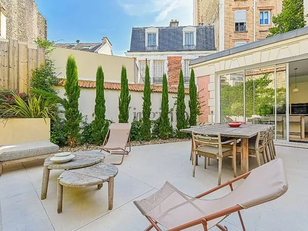RARE SUR LE SECTEUR Magnifique Maison familiale à deux pas de l'église de Saint-Mandé