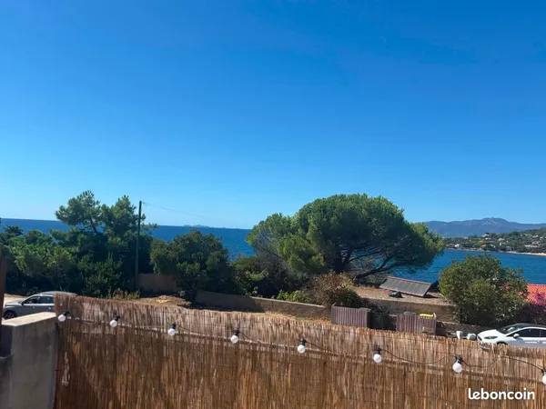 Location T3 avec terrasse & vue mer - Ruppione