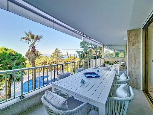 Appartement 3 pièces 122 m²
