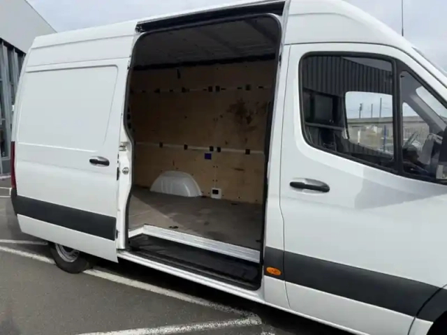 Mercedes Sprinter 311 cdi fourgon toit sureleve standard — photo 8