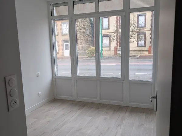 Pièce dans local professionnel