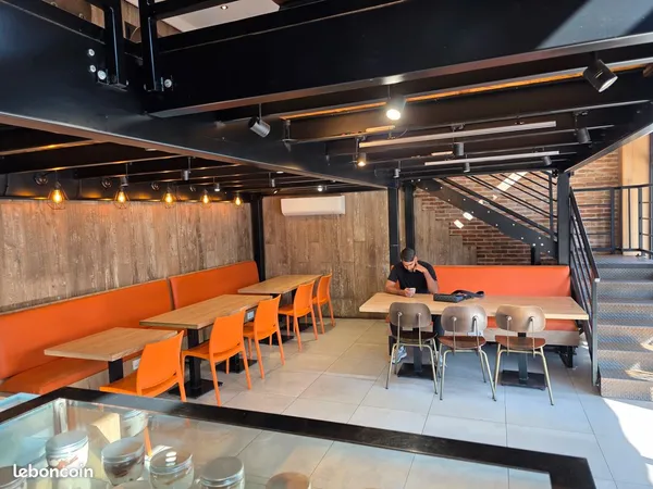 Restaurant 128 m² clé en main - Extraction - Terrasse - Façade 11 m