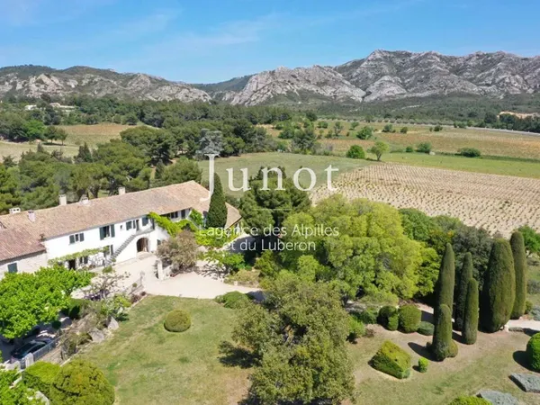 Maison 12 pièces 700 m²