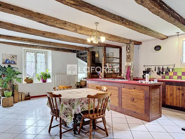Maison 4 pièces 240 m²