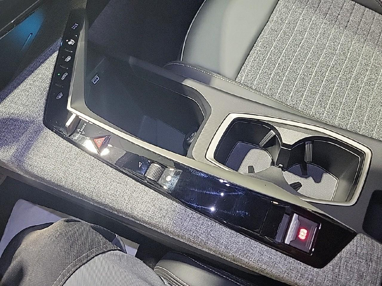 Peugeot 3008 electrique 210 ch 73 kwh allure — photo 17
