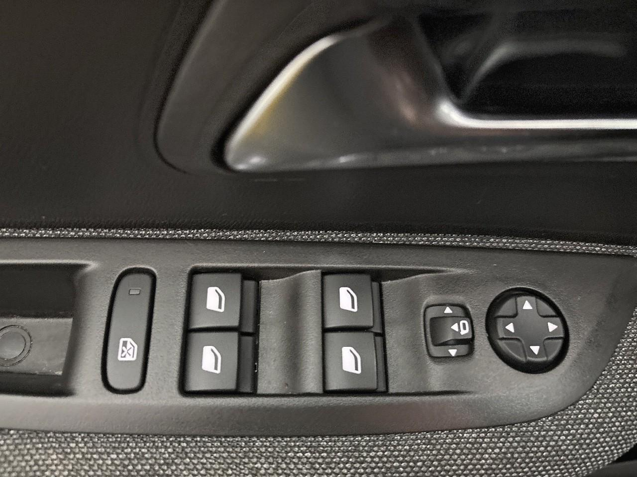 Peugeot 208 puretech 75 s&s bvm5 style — photo 17