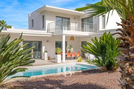 Villa 6 pièces 160 m²