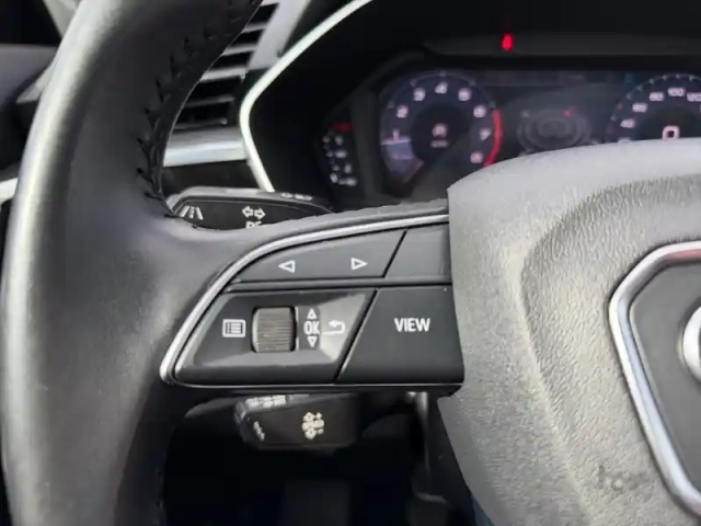 Audi Q3 35 tfsi 150 ch — photo 43