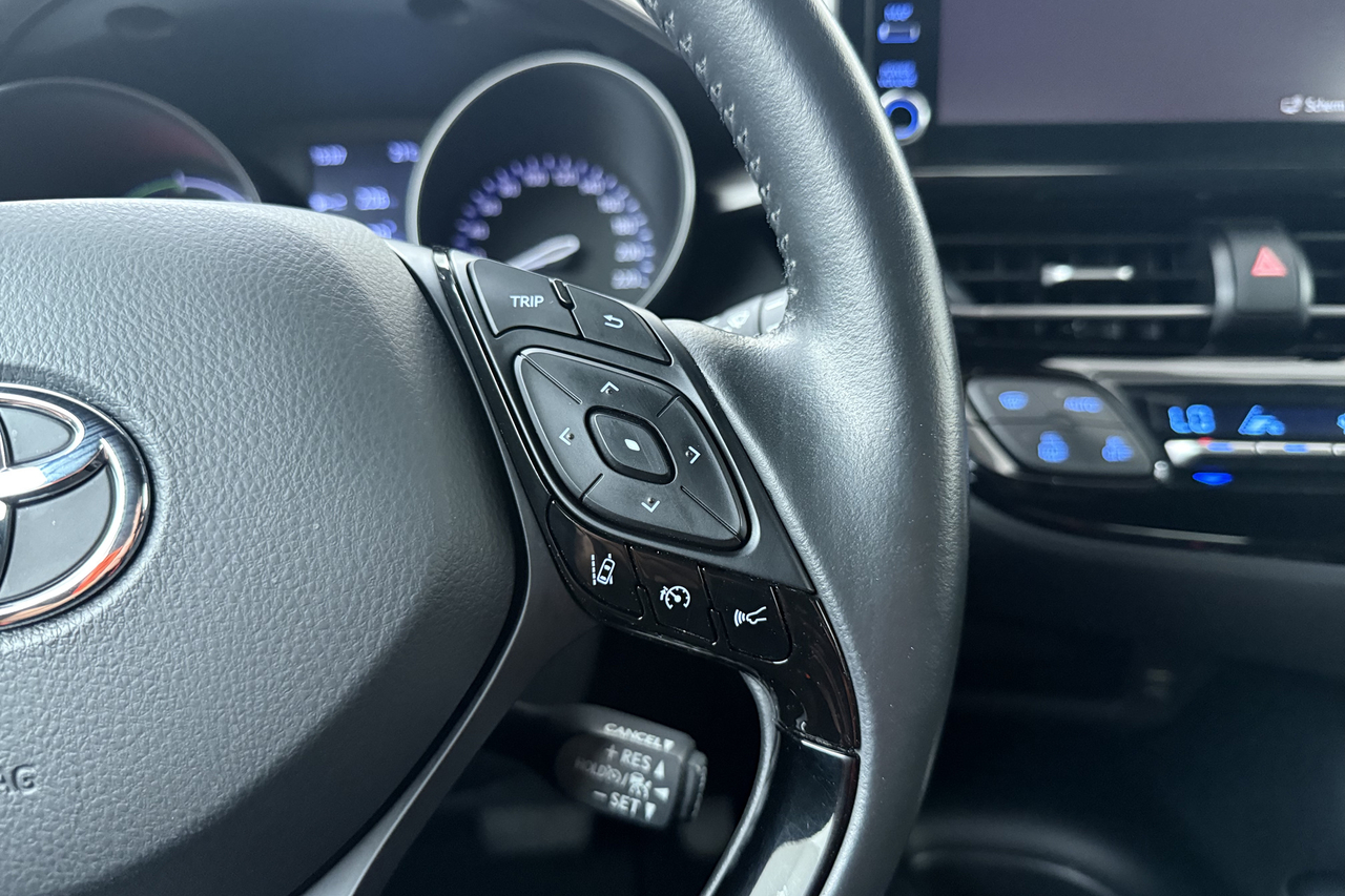 Toyota C-HR — photo 15