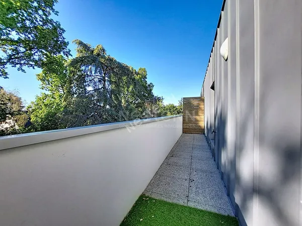 La Chapelle S/Erdre : A Louer ! Bel appartement T2 non meublé, lumineux au 3è et dernier étage, asce