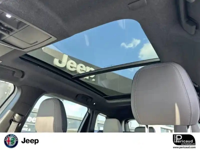 Jeep Compass 157 kw 4x2 — photo 18