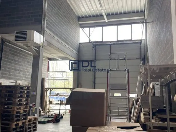 Local commercial 400 m²