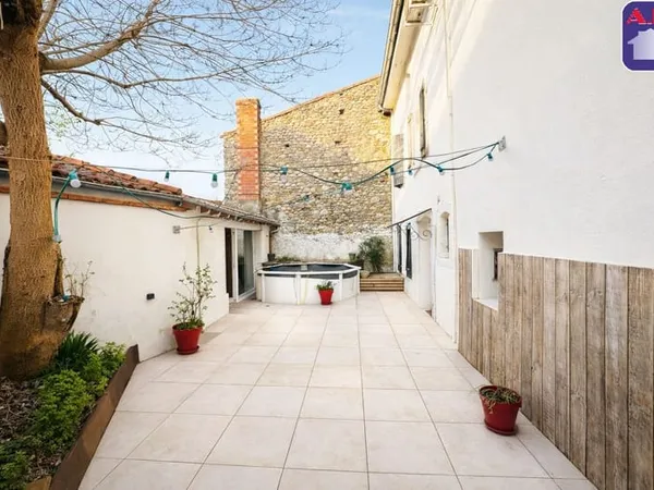 Maison 7 pièces 230 m²