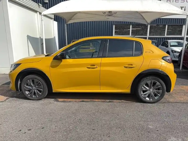 Peugeot 208 electrique 50 kwh 136ch — photo 20