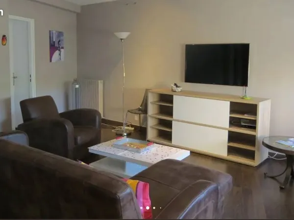T3 Traversant 72 m² -possibilité garage de 28m2 - A 2 pas des Thermes (Balaruc Les Bains)