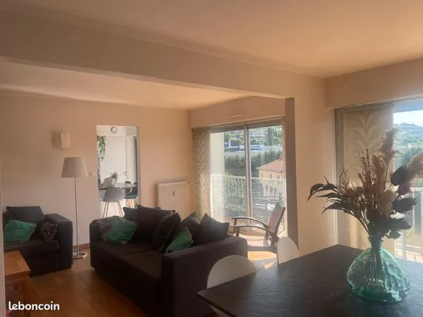 Appartement traversant 100 m² - 3 ch - Brives-Charensac