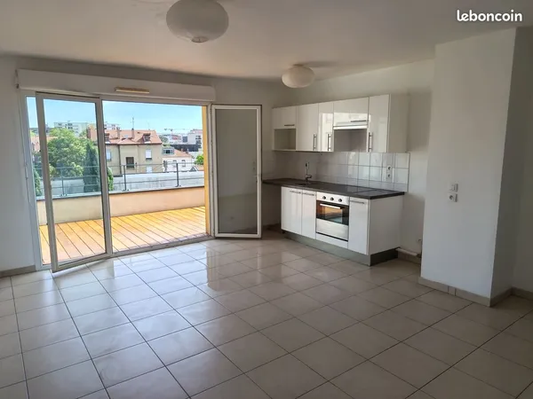 T3 avec grande terrasse ensoleillée Grand Clément