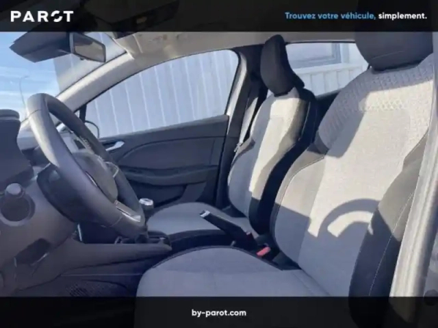 Renault Clio 1.5 blue dci 100ch evolution - 24 — photo 10