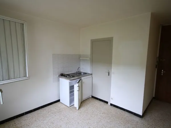 Studio de 20m2 à louer sur Sainte-Colombe