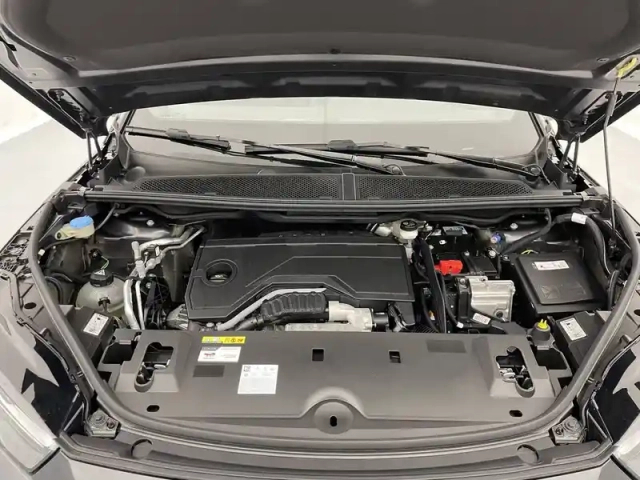 Peugeot 5008 hybrid 145 e-dcs6 — photo 21