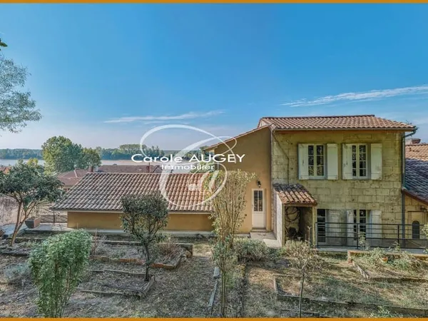 Maison 7 pièces 205 m²